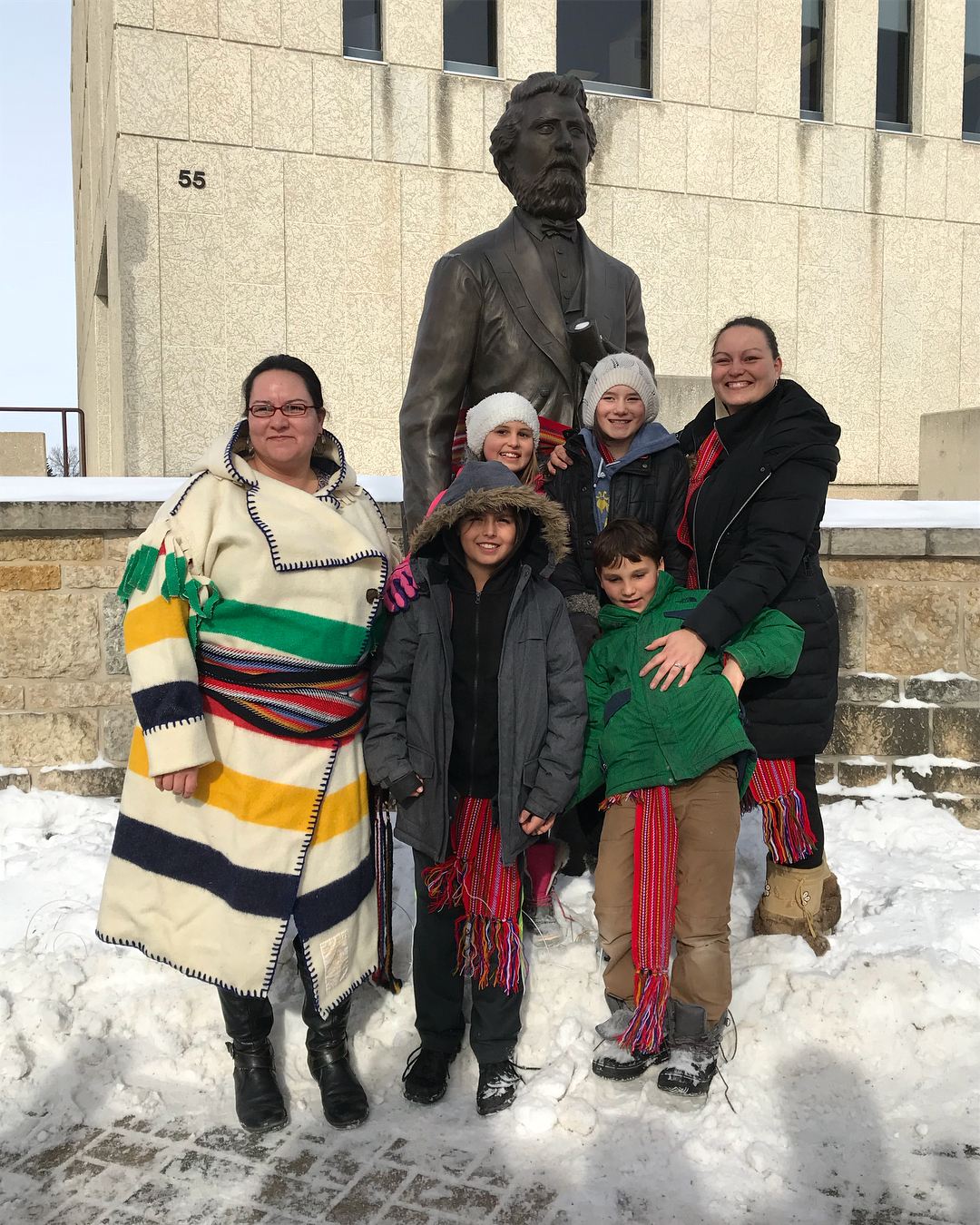 Chii Miigwech to our Métis director of the Indigenous Student Center, Christine Cyr, @musaumanitoba, and everyone who made our Louis Riel Day Celebrations possible. Pictured here: Christine Cyr, Charlene Hallett and family. #umindigenous #umanitoba #umstudent #LouisRielDay